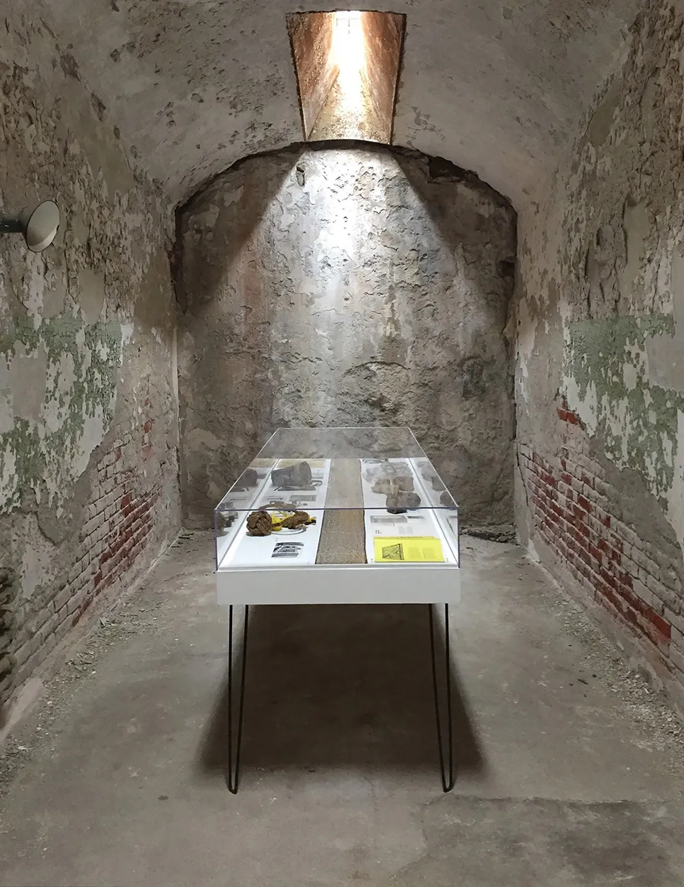 イースタン州立刑務所での展覧会《A Climber’s Guide to Eastern State Penitentiary; or Eastern State’s Architecture and How to Escape It（クライマーのためのイースタン刑務所攻略ガイド；あるいはイースタン刑務所の建築とそれを脱出する方法）》（2018-19）