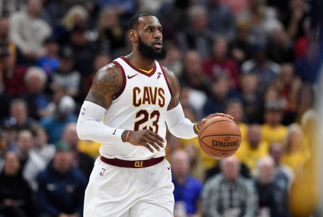 NBA　マクファーレン　ナショナルセンター限定　レブロンジェームズ　アイバーソン NBAのスーパースター、レブロン・ジェームスが自身の博物館をオープン