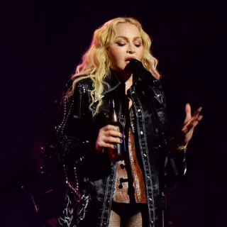 Madonna_The_Celebration_Tour_l