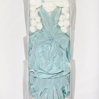 元バレンシアガデザイナー 定価20万 きらきらクリスタル装飾ハートくり抜きニット BALENCIAGA_DRESSES_BEYOND_TIME