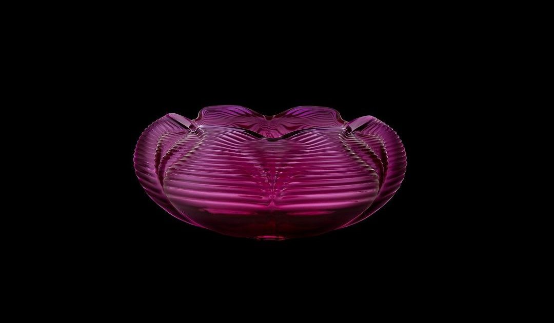 フランスの画家ライトの作品 フランスの老舗ガラスメゾン、ラリックが、ザハ・ハディドと婁正綱の