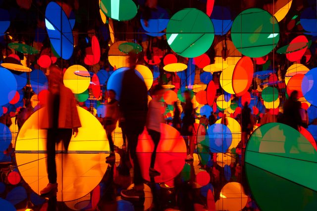 Yayoi_Kusama_Dreaming_of_Earth