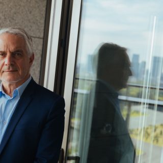 マニュアルを持った途端に進化は止まる」──カルティエ現代美術財団の