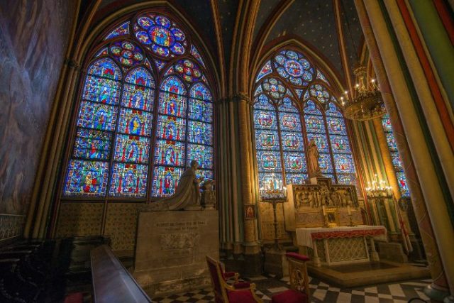 2560px_Cathedrale_Notre_Dame_d