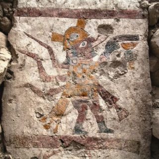 古代ペルーの遺跡でカラフルな壁画に彩られた「女王の間」を発見