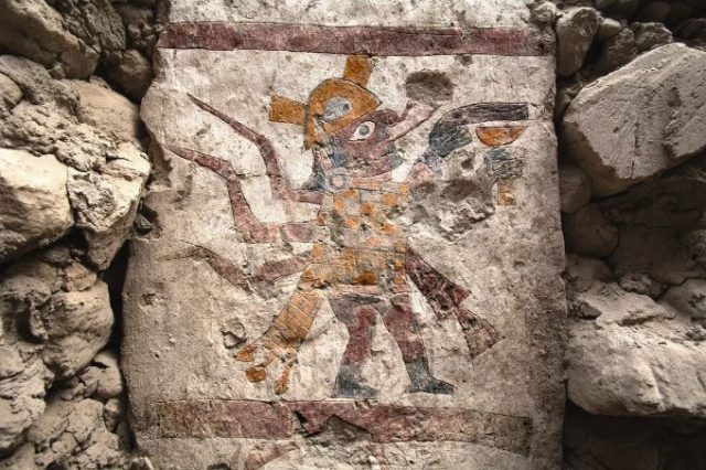 古えの遺跡 4枚 古代ペルーの遺跡でカラフルな壁画に彩られた「女王の間」を発見
