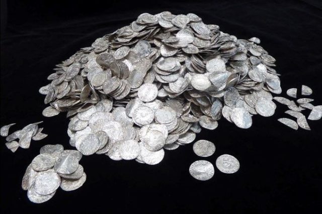 tn_Silver_Coin1_f1e3351a5c-