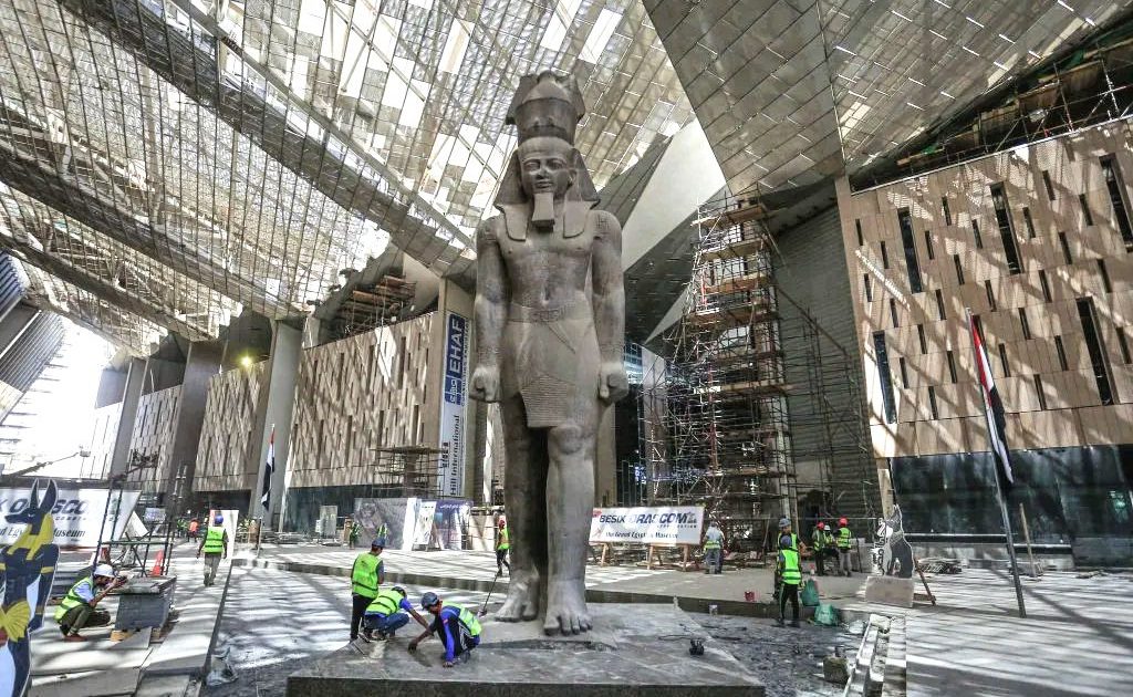 ツタンカーメンのマスクやクフ王の船は間に合わず。総工費1520億円の大