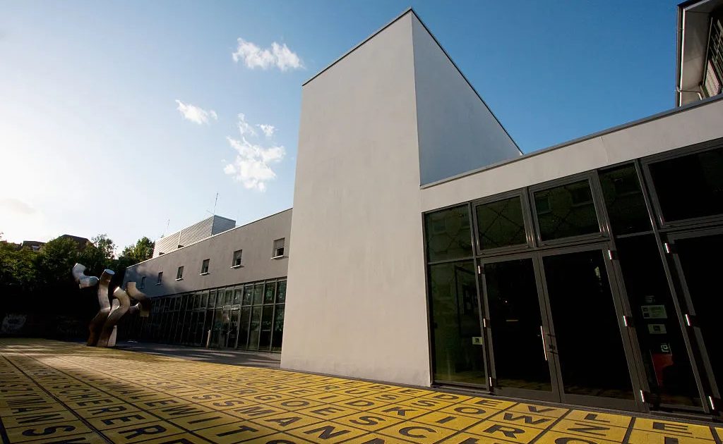 ベルリンが200億円超の文化予算削減を発表。「芸術インフラが崩壊する