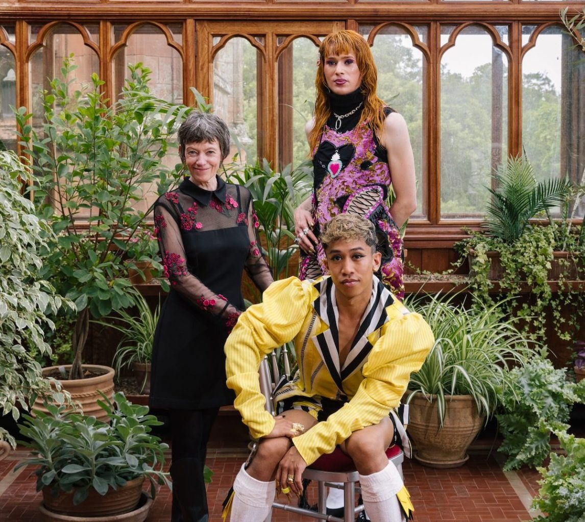 ダヴィデ・ブガリンとエンジェル・コーン・キャッスル、モルヴェン・グレゴール。　Photo: Charlotte Cullen / Courtesy Scotland + Venice