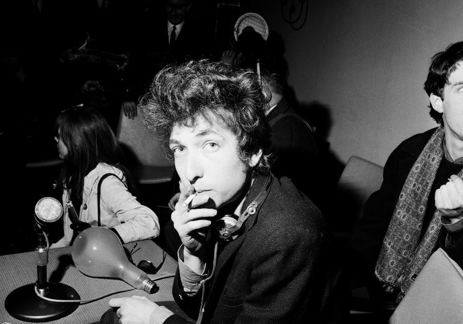 ゴミ箱行きを免れたボブ・ディランの歌詞草稿が7800万円で落札