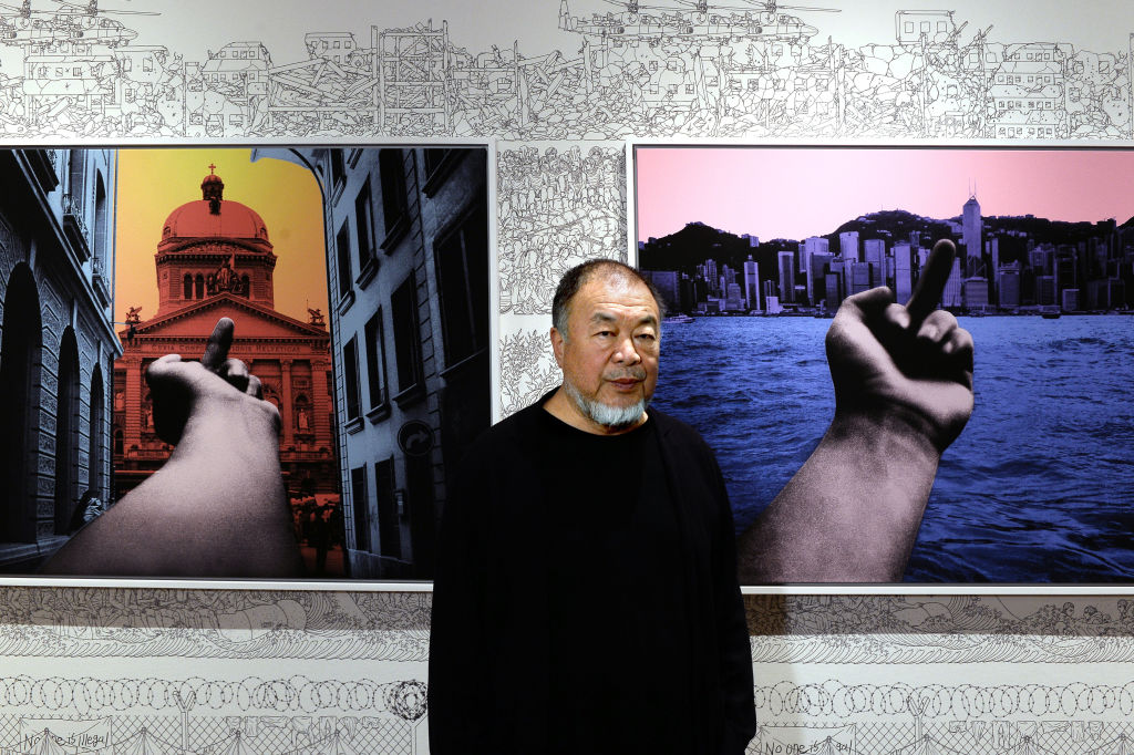 イタリアで開催された個展「Who Am I」のプレビューに参加するアイ・ウェイウェイ。Photo: Roberto Serra - Iguana Press/Getty Images