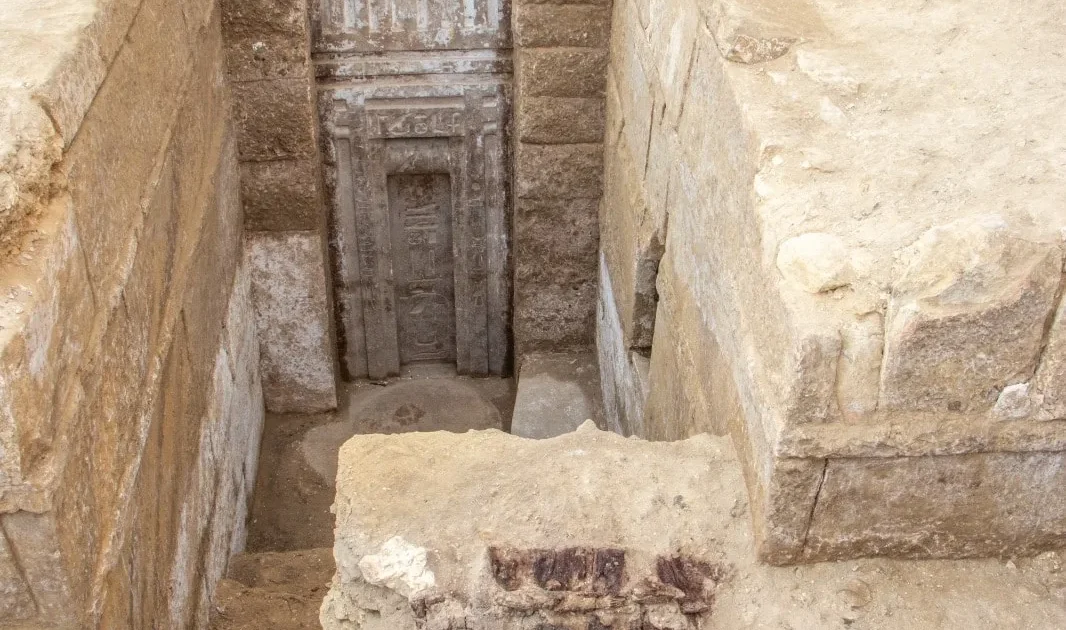 世界最古のピラミッドで古代エジプト王子の墓を発見！ 2000年