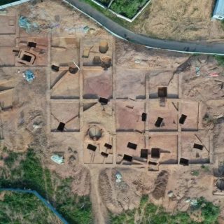 中国の石で作られた､古い装飾品 中国の石で作られた､古い装飾品