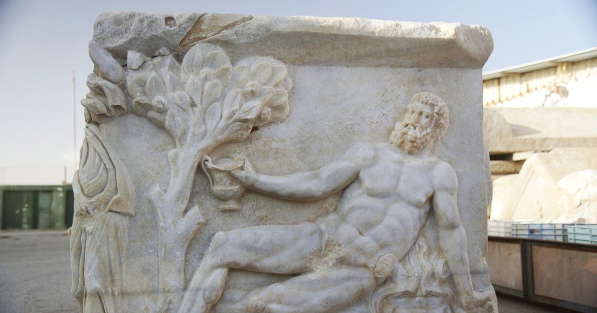 Rare-Roman-Marble-Sarcophagus-