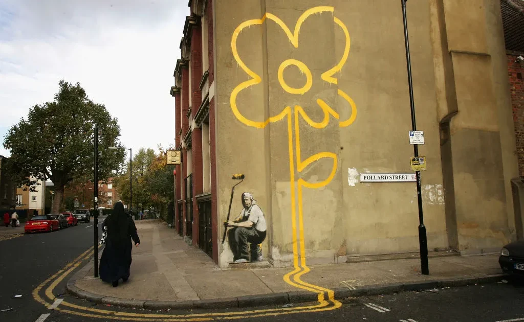 バンクシー作品の違法撤去をめぐり、ロンドンのナイトクラブが元従業員