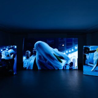 夢のような情景に滲む孤独感──現実と幻想の境界を行き来するラフィク