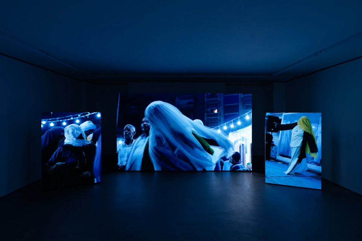 パリのバリチェ・ヘルトリングで展示されたラフィク・グライスの《The Longest Sleep》（2024）　Photo Marjorie Brunet Plaza/Courtesy Balice Hertling, Paris