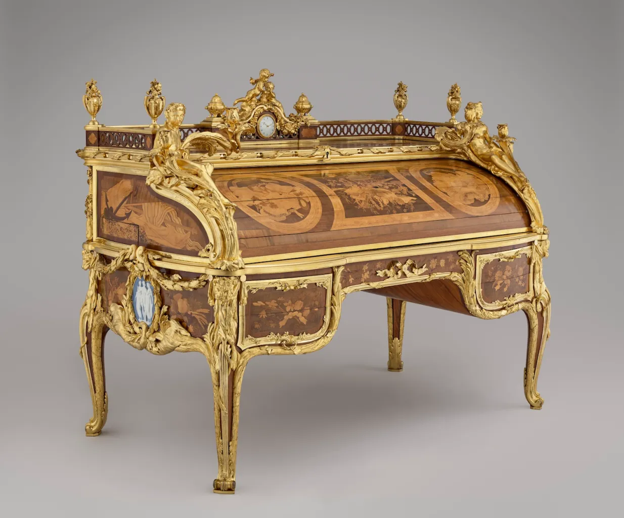 ジャン=フランソワ・オーベンとジャン=アンリ・リーズナー「ルイ15世の机」(1769) Photo: Copyright © Château de Versailles, Dist. RMN/Mathieu Rabeau
