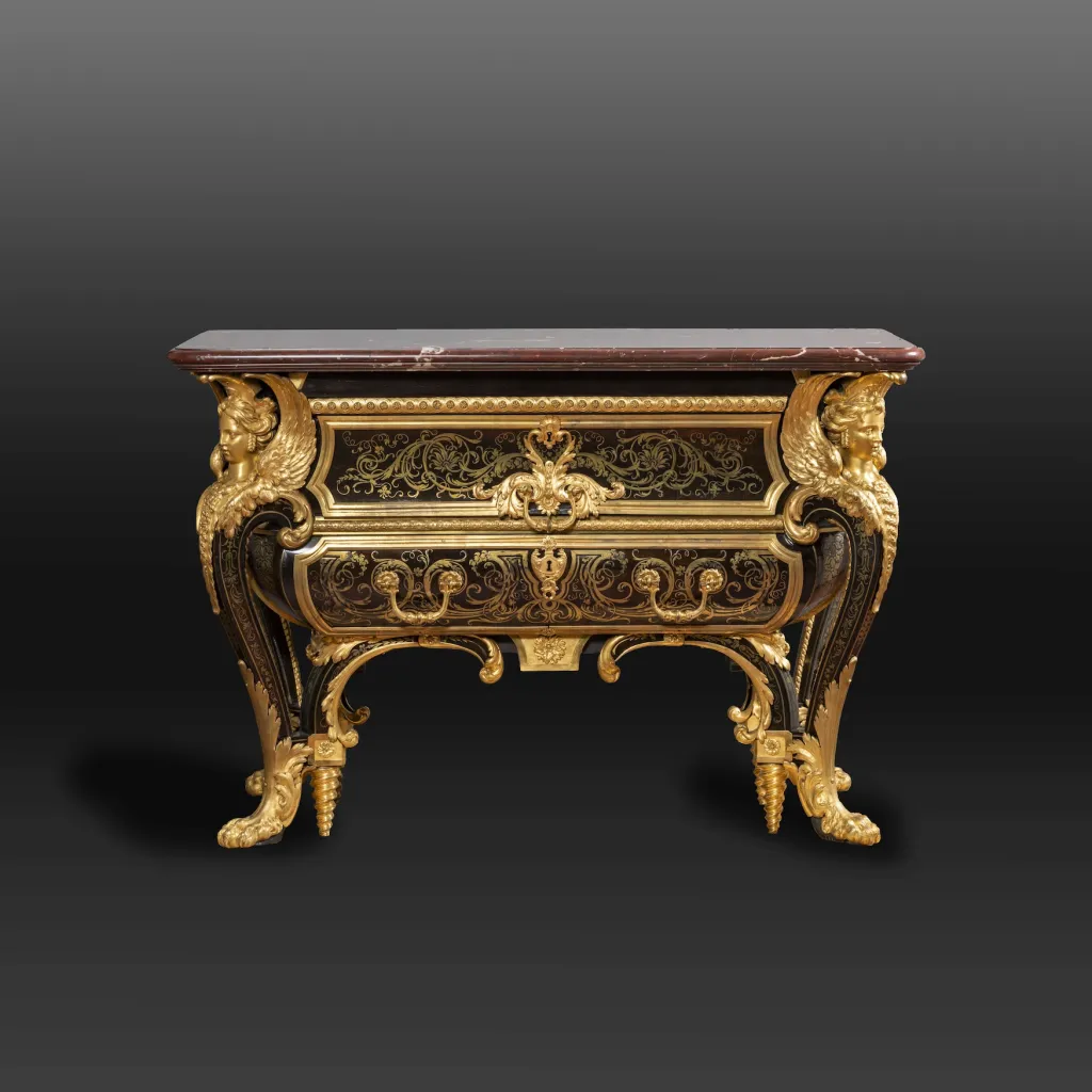 アンドレ=シャルル・ブール「トリアノンのルイ14世の部屋のコモード(小型チェスト)」(1708) Photo: Copyright © Château de Versailles, Dist. RMN/Christophe Fouin