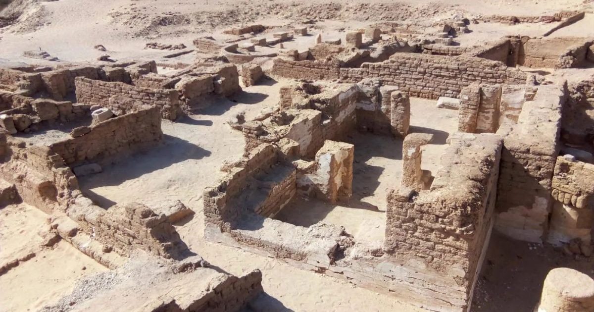 イエスが病を癒す壁画も──宗教の変遷を物語る古代エジプトの遺跡を