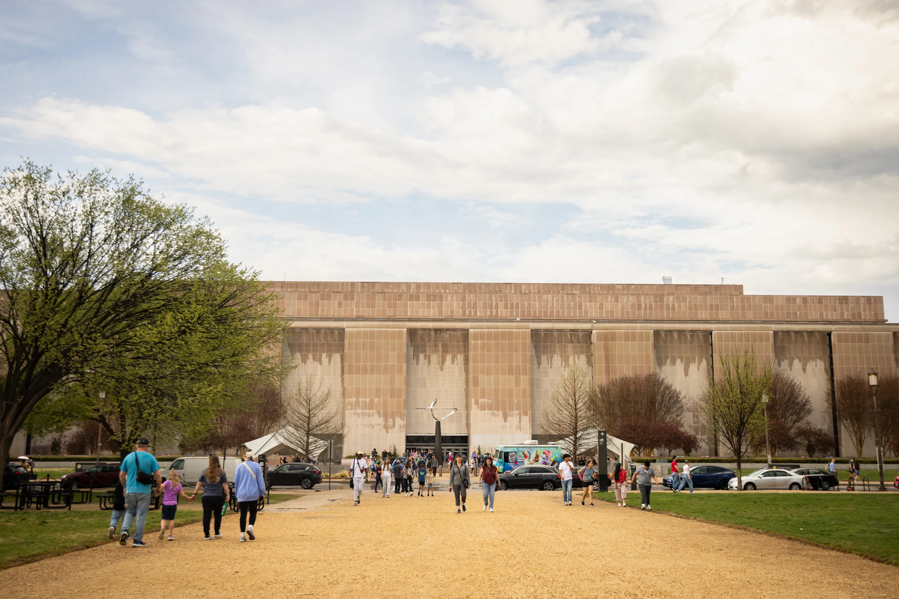 スミソニアン国立アメリカ歴史博物館の外観。Photo: Maansi Srivastava/ For The Washington Post via Getty Images