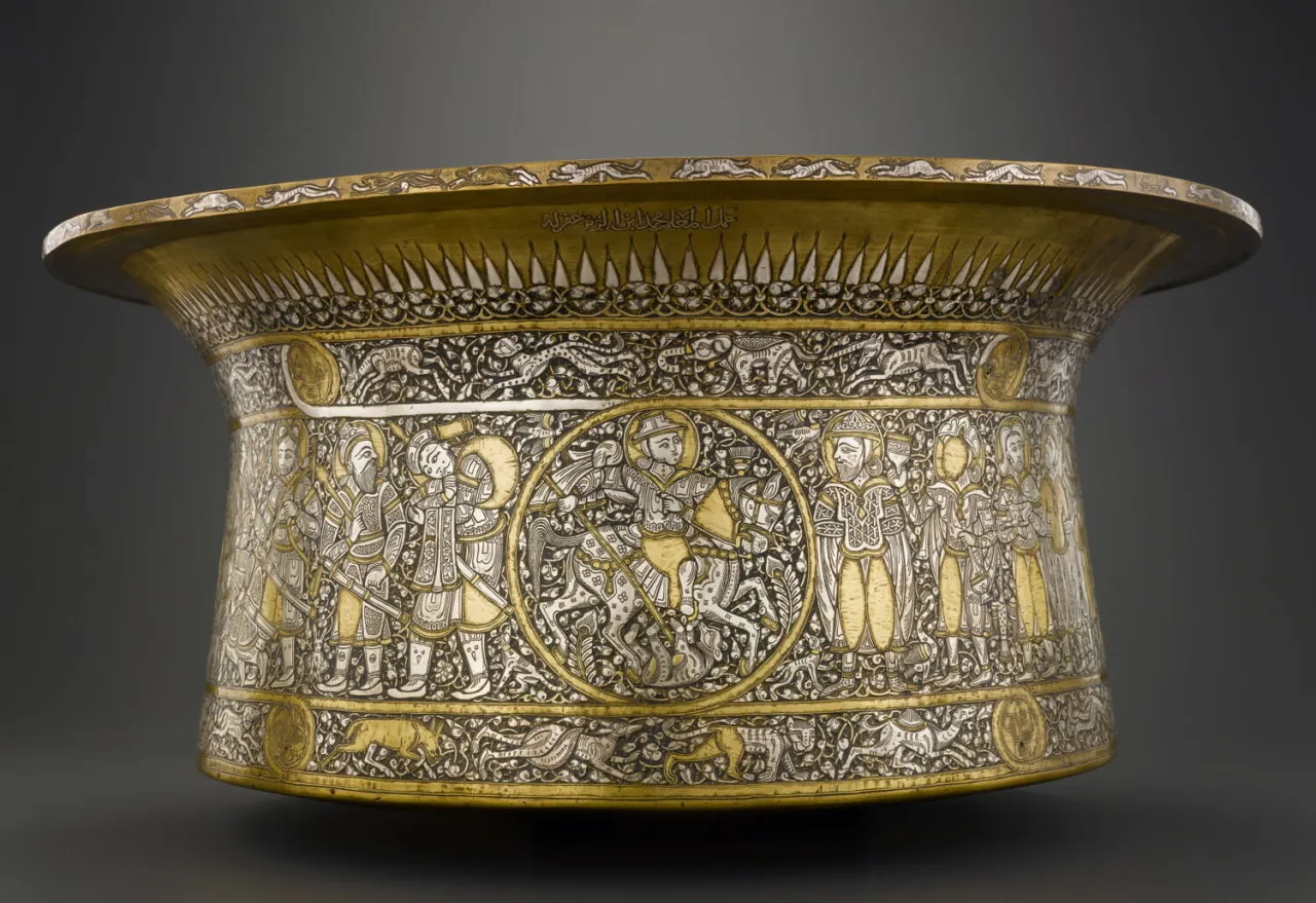 ムハンマド・イブン・アル=ザイン《聖ルイ王の洗礼盆》（1325–1340）。Photo: ©2009 Musée du Louvre, Dist. GrandPalaisRmn/ Hughes Dubois