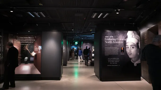 国立アフリカ系アメリカ人歴史文化博物館の展覧会「Slavery and Freedom」。Photo: Cheriss May/NurPhoto via Getty Images