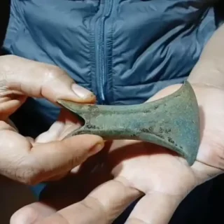 3000年前の「伝説の斧」は隕石でできていた？ 古代ボルネオ島の驚異の