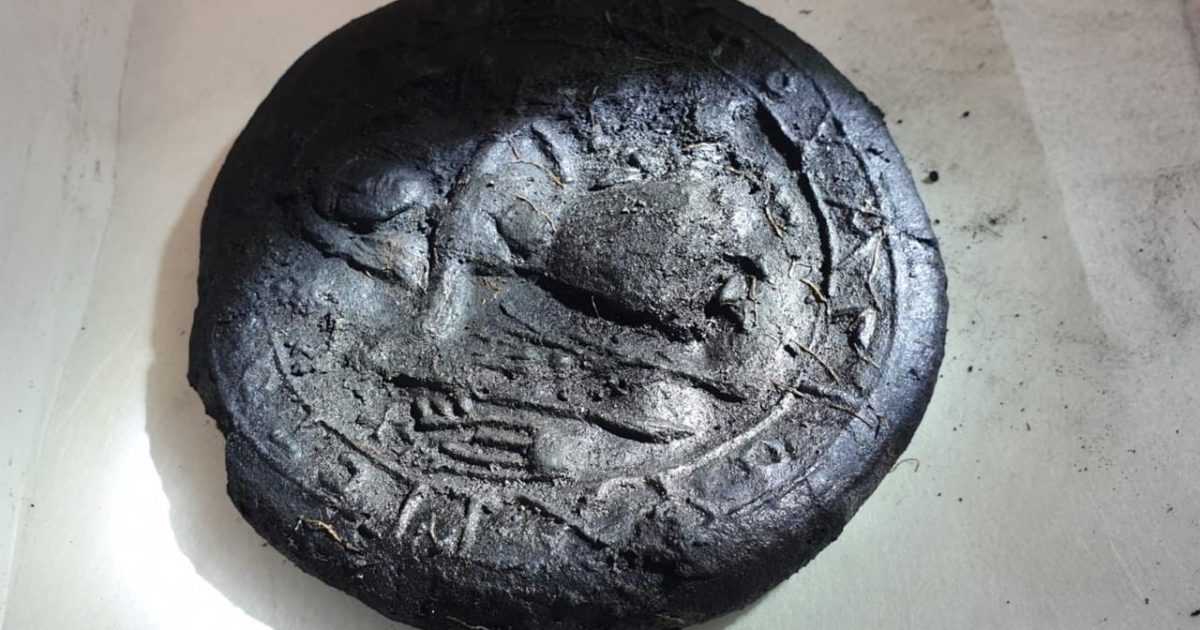 1300-year-old-breads-with-