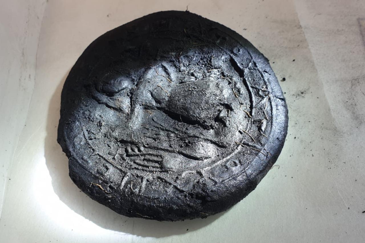 1200年前のパン5個がそのまま出土！ 豊穣を祈念した「農夫姿」のキリスト像もくっきり