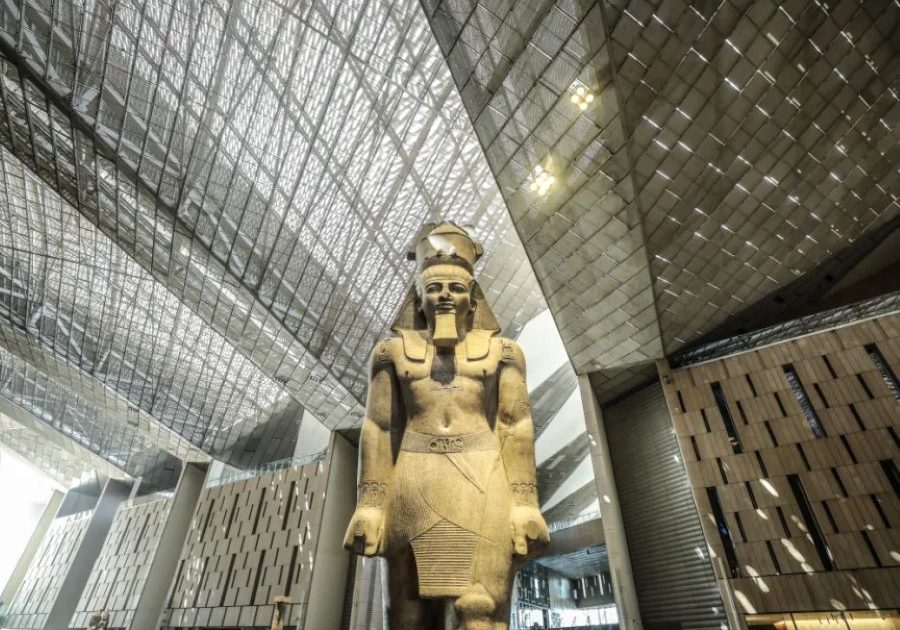 古代エジプトの貴重な考古遺物36点がアメリカから返還。彫像、壁画