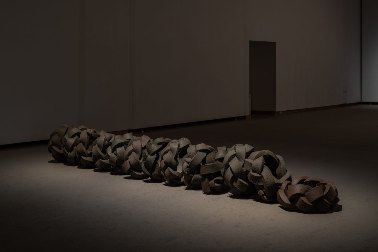 アフラ・アル・ダヘリ《スプリットエンズ(枝毛)》(2020) Photo: ©︎ Aichi Triennale Organizing Committee/Ito Tetsuo