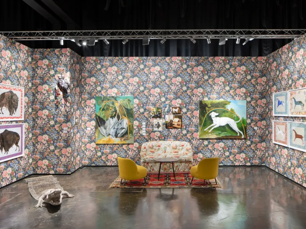 NADAマイアミに出展した、ニューヨークのギャラリー、Sargent’s Daughtersによる展示風景。Photo: Nicholas Knight