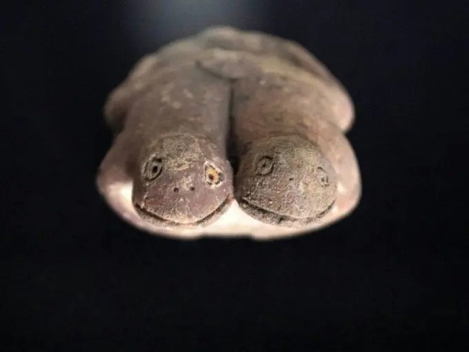 ペルーのビチャマ遺跡で見つかったカエルの土偶。Photo: Courtesy Peru’s Ministry of Culture
