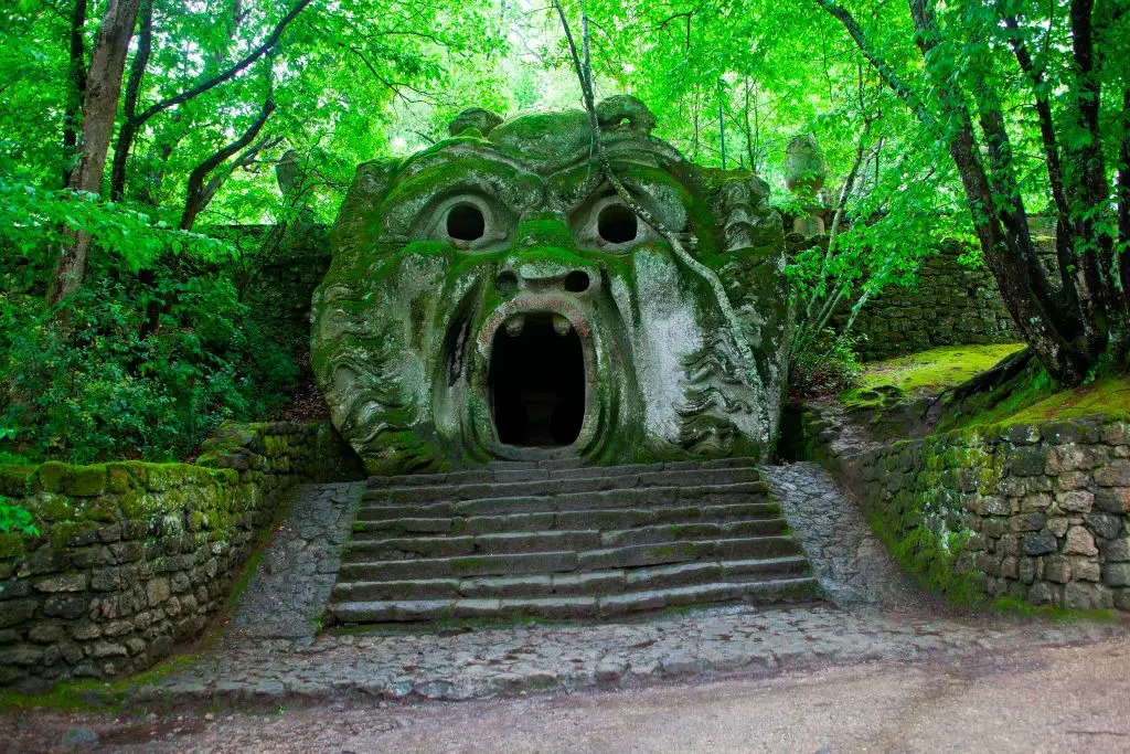 サクロ・ボスコの「地獄の門」。Photo: Mauro Flamini/REDA/Universal Images Group via Getty Images