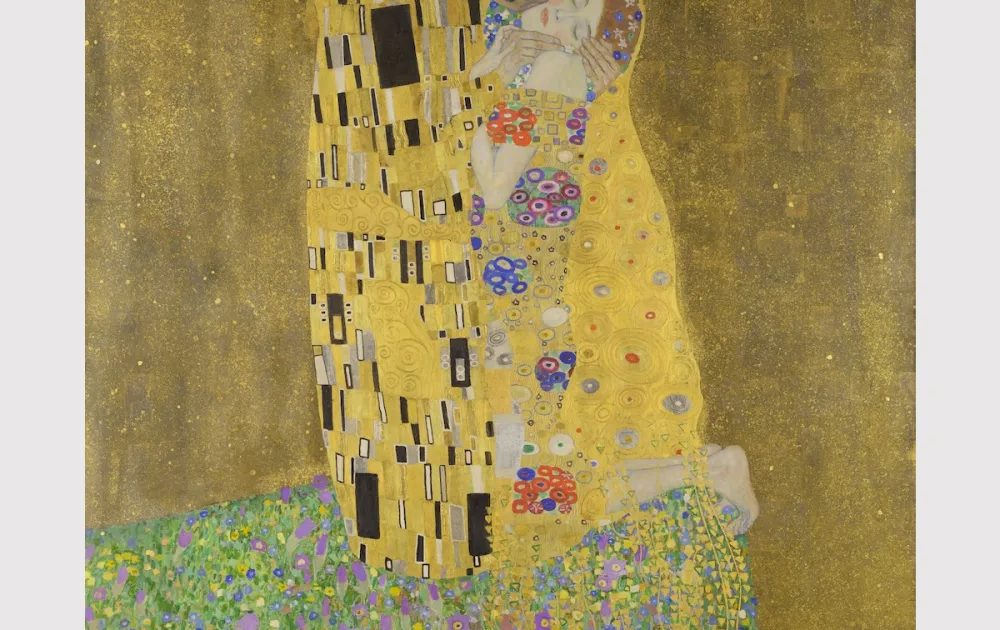 クリムト黄金期の傑作《接吻》はなぜ普遍的な魅力を獲得したのか