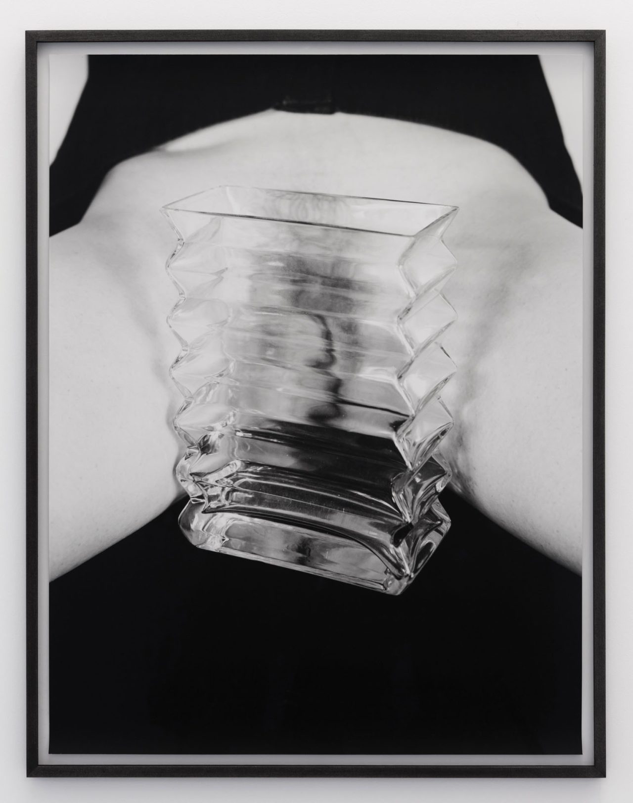 《Vagina/Vase》（2011）　Photo: Roberto Marossi/Courtesy kaufmann repetto, Milan and New York