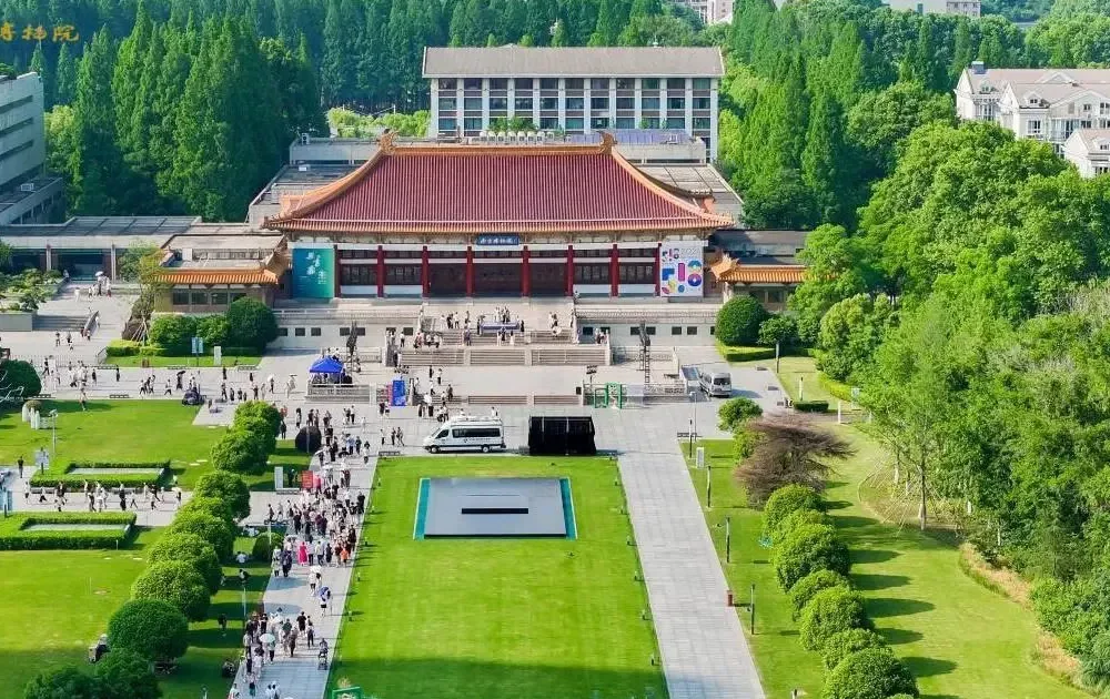 中国最高峰の博物館で元館長が「大規模窃盗と密輸計画」主導の疑い