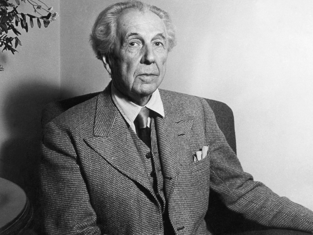 77歳のフランク・ロイド・ライト。Photo: Bettmann Archive