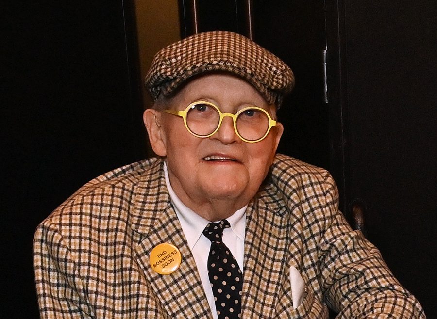 デイヴィッド・ホックニーが「狂気」と批判。《バイユーのタペストリー》英移送は「博物館の虚栄心」