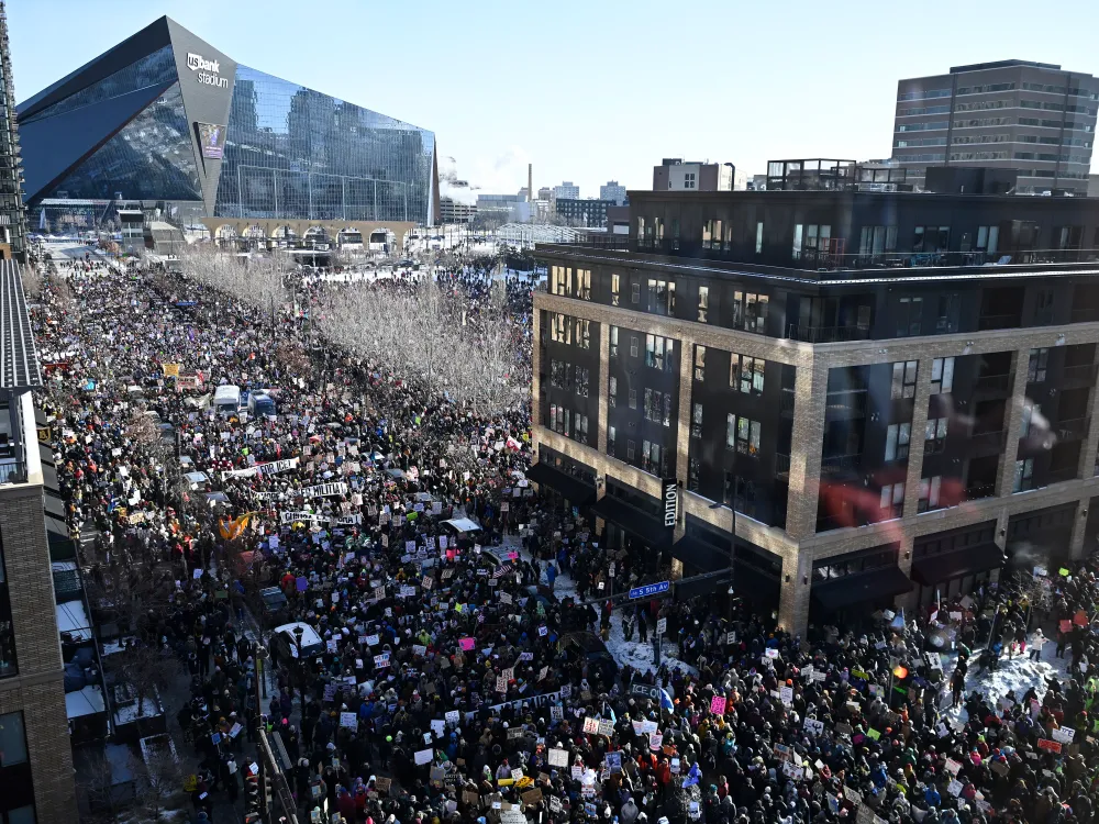 ICEによる発砲事件を受け、ミネアポリスで緊張高まる──主要文化機関が相次ぎ休館