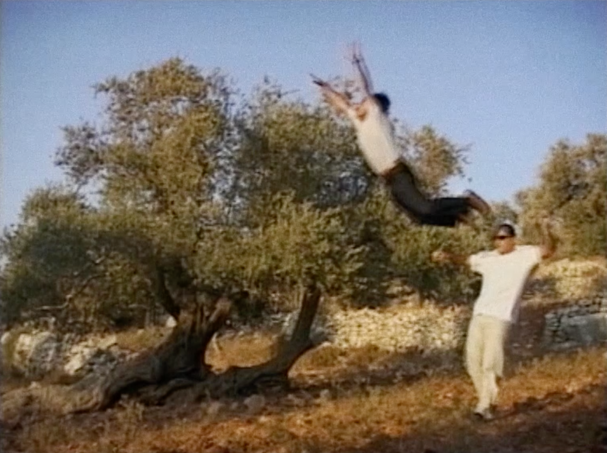 ハリール・ラバーフ《Renewed Belief (still)》（1999） Photo: Courtesy of the artist and Sfeir-Semler Gallery