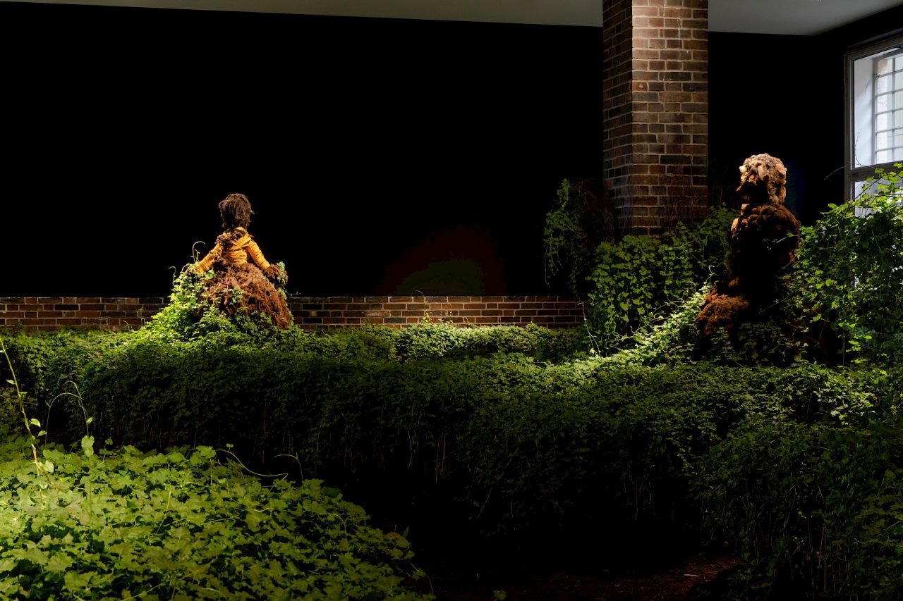 プレシャス・オコヨモン《Resistance is an atmospheric condition》（2020）　Photo: Diana Pfammatter