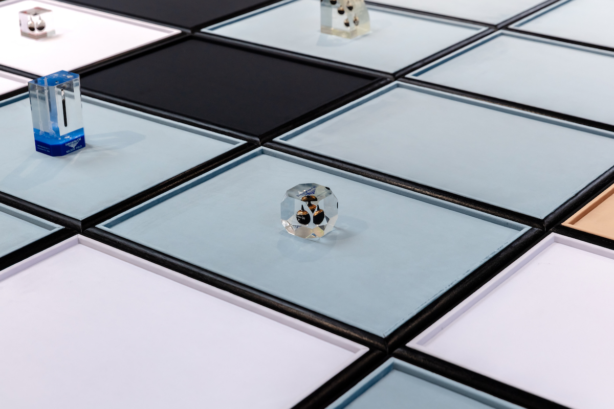 ICAでのタノア・サスラクの展示。Photo: ©Jack Elliot Edwards/Courtesy the artist and Vardaxoglou Gallery, London