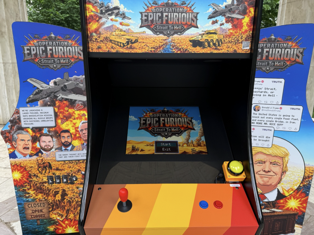 シークレット・ハンドシェイク《Operation Epic Furious: Strait to Hell》（2026） Photo: Courtesy of the Artist