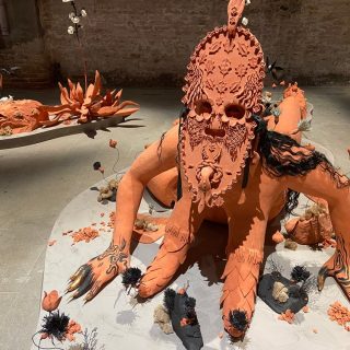 悪」を別の何かに変容させるアートの力【ヴェネチア・ビエンナーレ日記