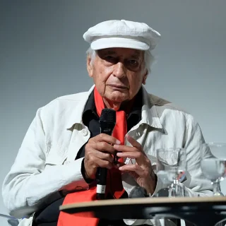 アート・バーゼル・マイアミビーチで行われたトークイベントに参加したフリオ・レ・パルク。2016年12月1日撮影。Photo: Getty Images