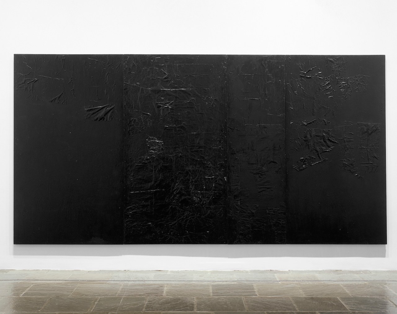 ロバート・ラウシェンバーグ《Untitled》（1951）　Photo: Collection of the Whitney Museum of American Art. Digital image copyright © Whitney Museum of American Art/Licensed by Scala/Art Resource, New York. Artwork copyright © Robert Rauschenberg Foundation/Artists Rights Society (ARS) New York