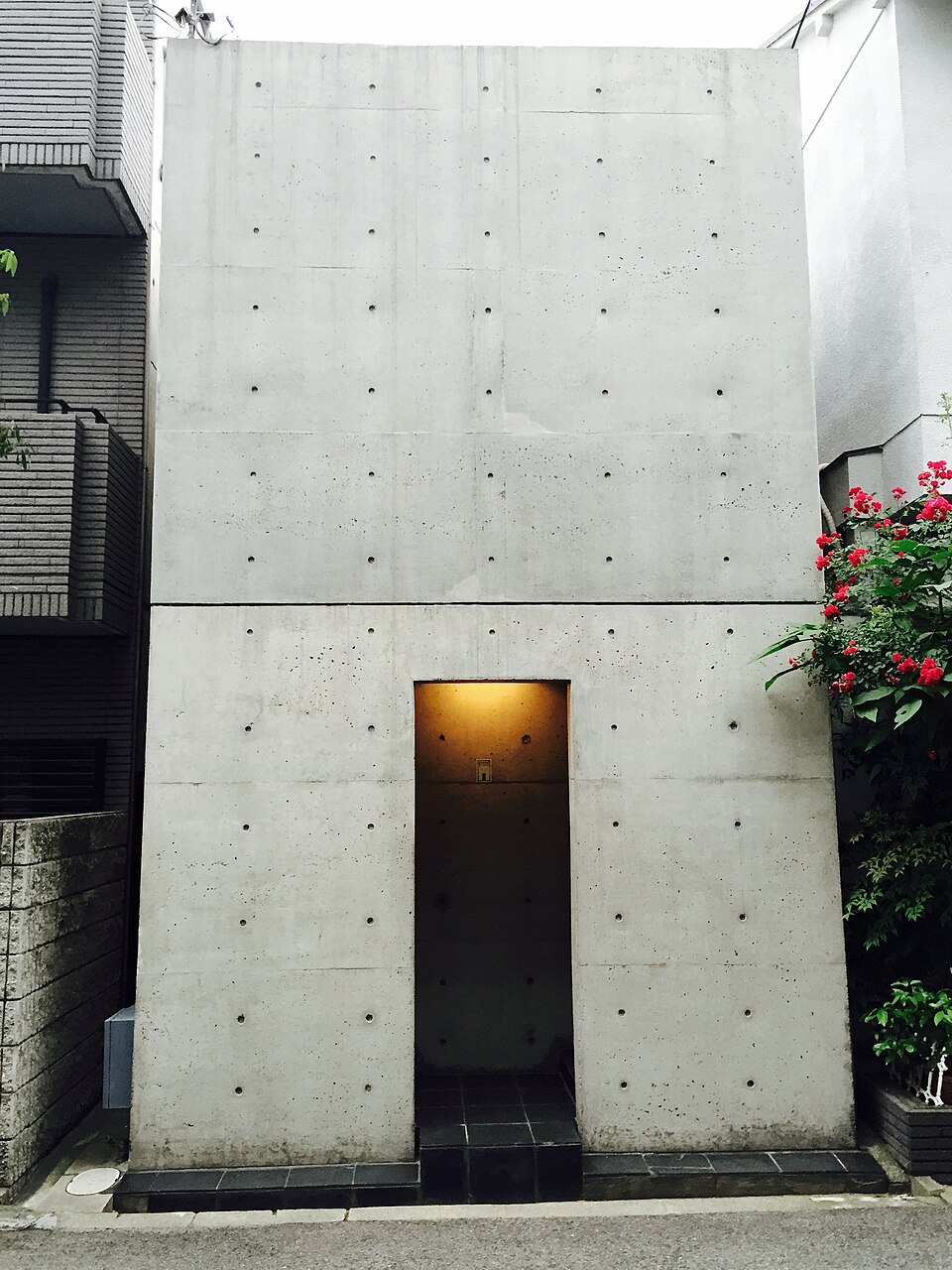 安藤忠雄の初期作《住吉の長屋》が登録有形文化財へ。安藤建築として初